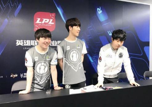 自由枢纽 自由枢纽